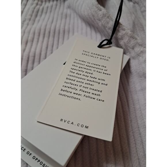 RVCA Women's Daylight Corduroy Shorts NWT Size Small With Pockets - Picture 3 of 6